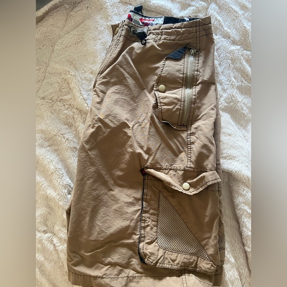 Over sized cargo shorts - Picture 2 of 3